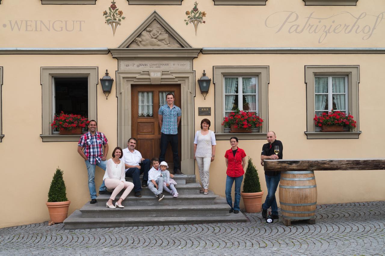 Der Patrizierhof - Weingut Gasthof Hotel - Familie Grebner Grosslangheim Exterior photo